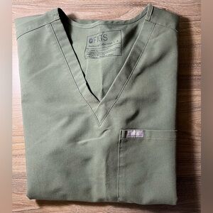 Figs Moss Catarina scrub top